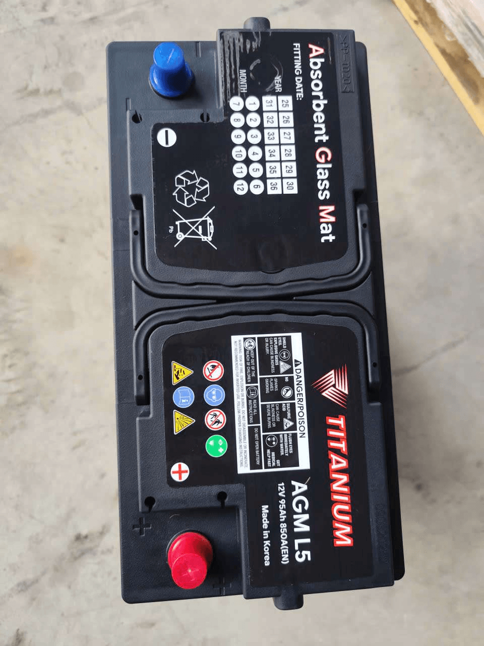 Ắc quy TITANIUM AGM L5